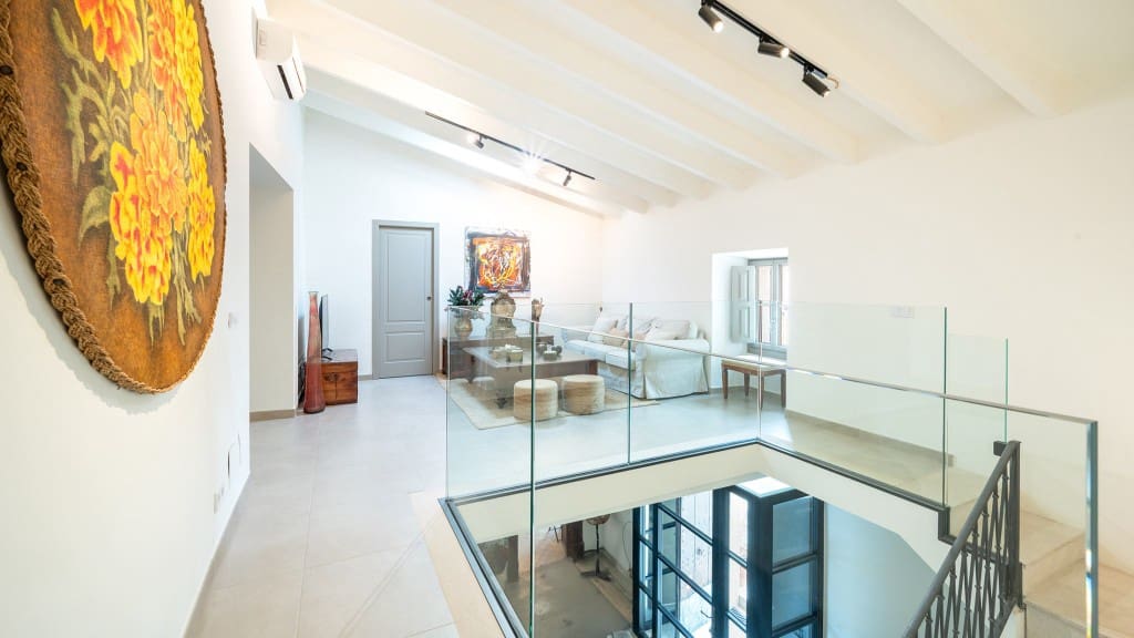 4 soverom Hus til salgs i Consell med svømmebasseng - € 1 650 000 (Ref: 9303221)