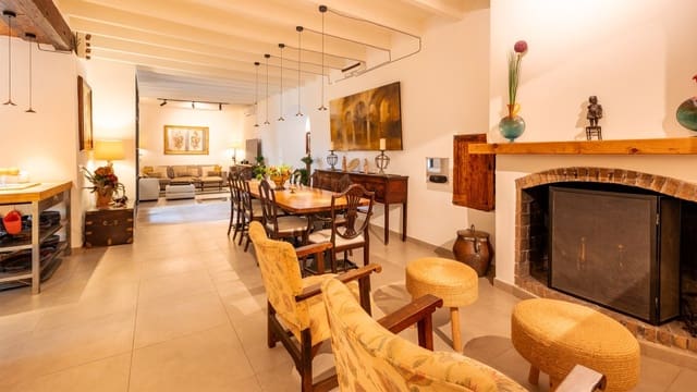 4 soveværelse Byhus til salg i Consell med swimmingpool - € 1.650.000 (Ref: 9303221)