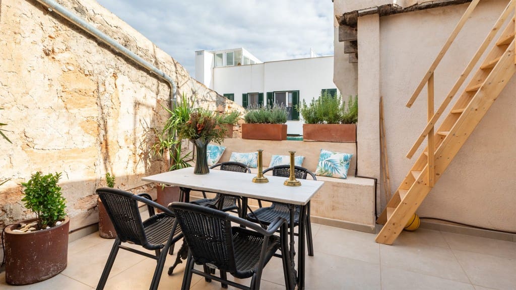 4 soverom Hus til salgs i Consell med svømmebasseng - € 1 650 000 (Ref: 9303221)