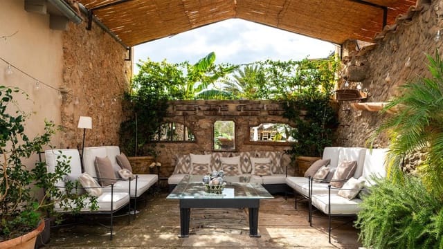 4 soveværelse Byhus til salg i Consell med swimmingpool - € 1.650.000 (Ref: 9303221)