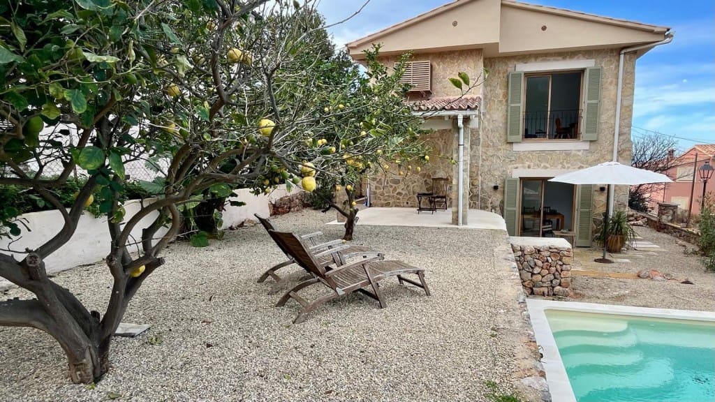 3 bedroom Villa for sale in Banyalbufar with pool - € 1,185,000 (Ref: 9308381)