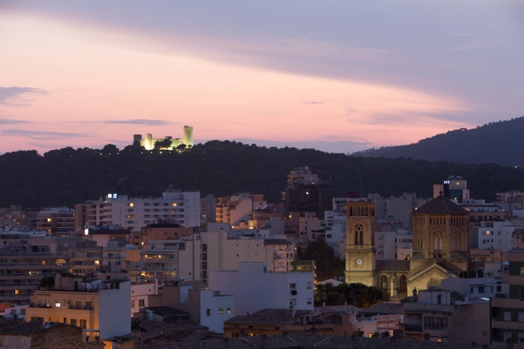 2 bedroom Apartment for rent in Palma de Mallorca - € 3,400 (Ref: 9317540)