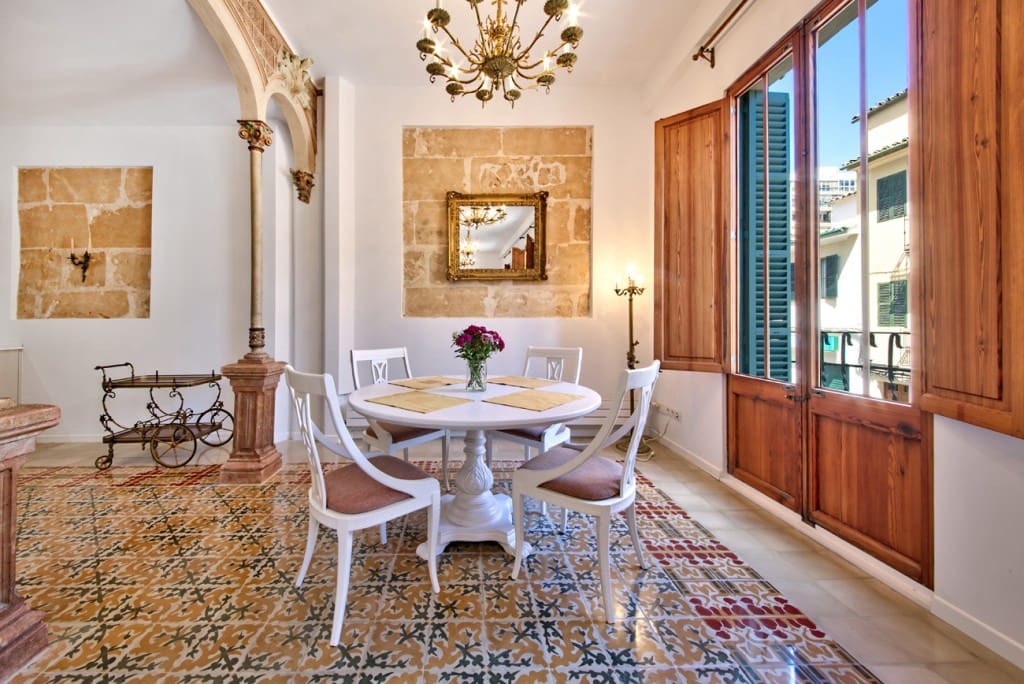 2 bedroom Apartment for rent in Palma de Mallorca - € 3,400 (Ref: 9317540)