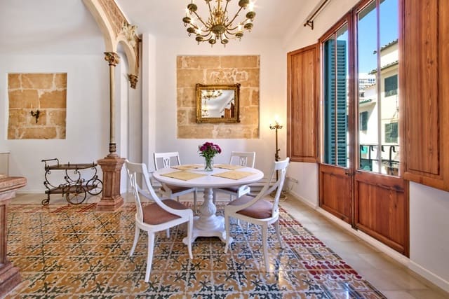 2 bedroom Apartment for rent in Santa Catalina, Palma de Mallorca - € 3,400 (Ref: 9317540)