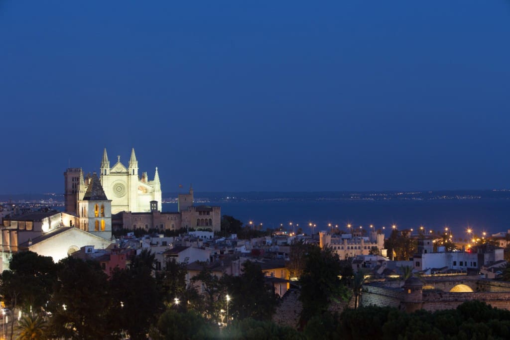 2 bedroom Apartment for rent in Palma de Mallorca - € 3,400 (Ref: 9317540)