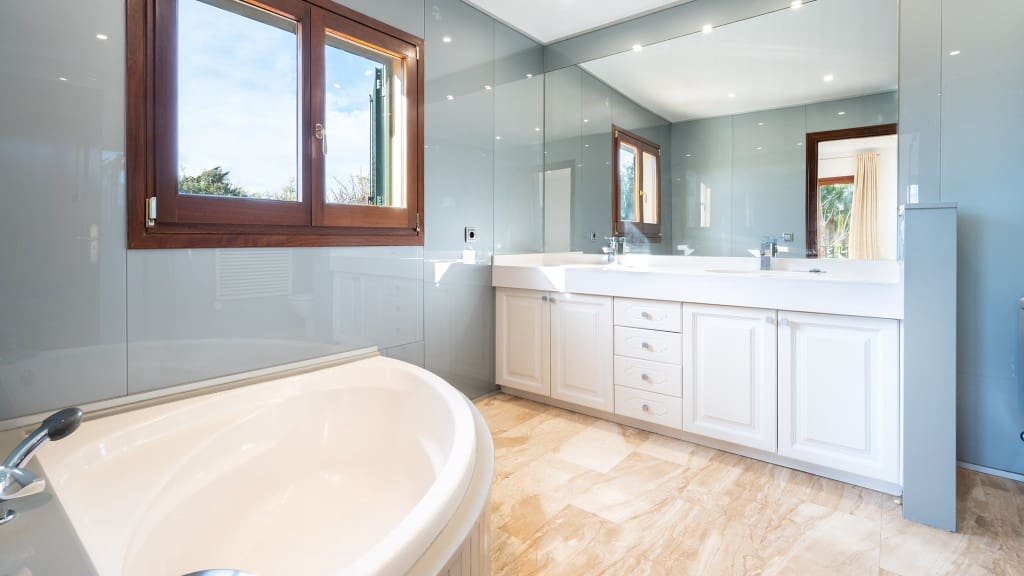 4 bedroom Villa for rent in Palma de Mallorca with pool - € 5,500 (Ref: 9326108)