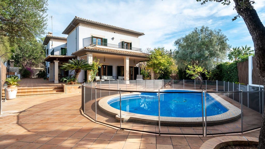 4 bedroom Villa for rent in Palma de Mallorca with pool - € 5,500 (Ref: 9326108)