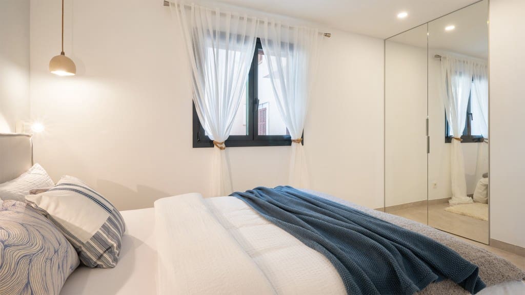 2 slaapkamer Appartement te koop in Santa Ponsa met zwembad - € 975.000 (Ref: 9344354)