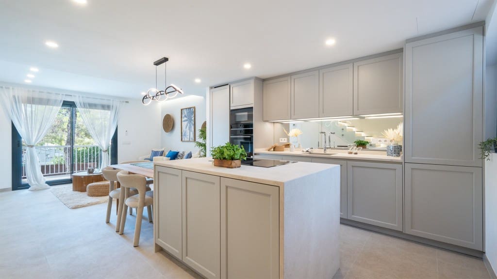 2 slaapkamer Appartement te koop in Santa Ponsa met zwembad - € 975.000 (Ref: 9344354)