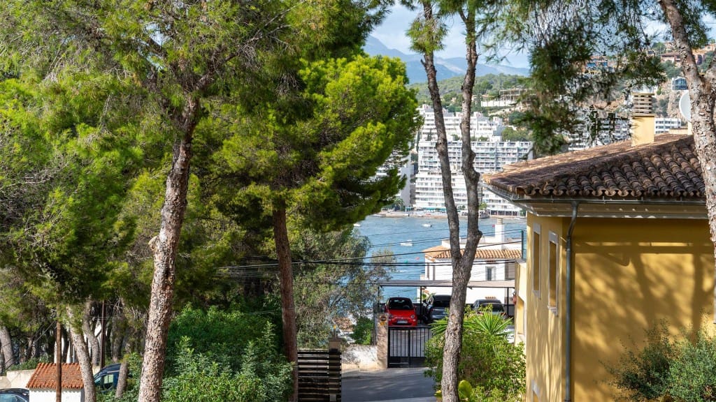 2 slaapkamer Appartement te koop in Santa Ponsa met zwembad - € 975.000 (Ref: 9344354)