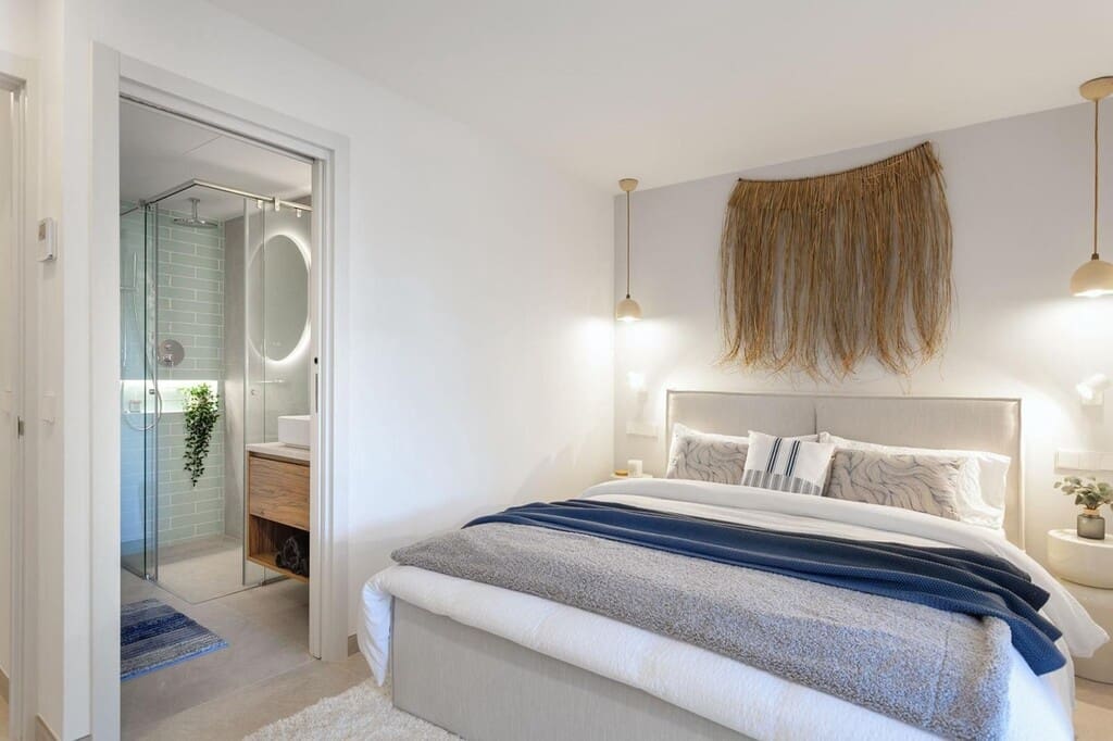 2 bedroom Apartment for sale in Santa Ponsa with pool - € 925,000 (Ref: 9344354)