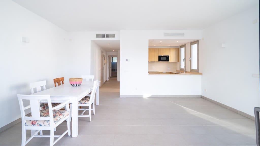 2 bedroom Apartment for rent in Es Camp De Mar / El Camp De Mar with pool - € 1,900 (Ref: 9358865)