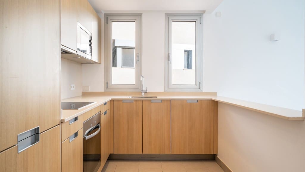 2 bedroom Apartment for rent in Es Camp De Mar / El Camp De Mar with pool - € 1,900 (Ref: 9358865)