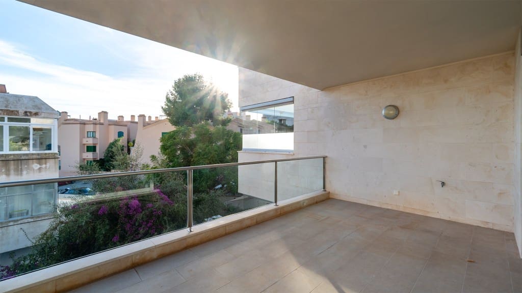 2 bedroom Apartment for rent in Es Camp De Mar / El Camp De Mar with pool - € 1,900 (Ref: 9358865)