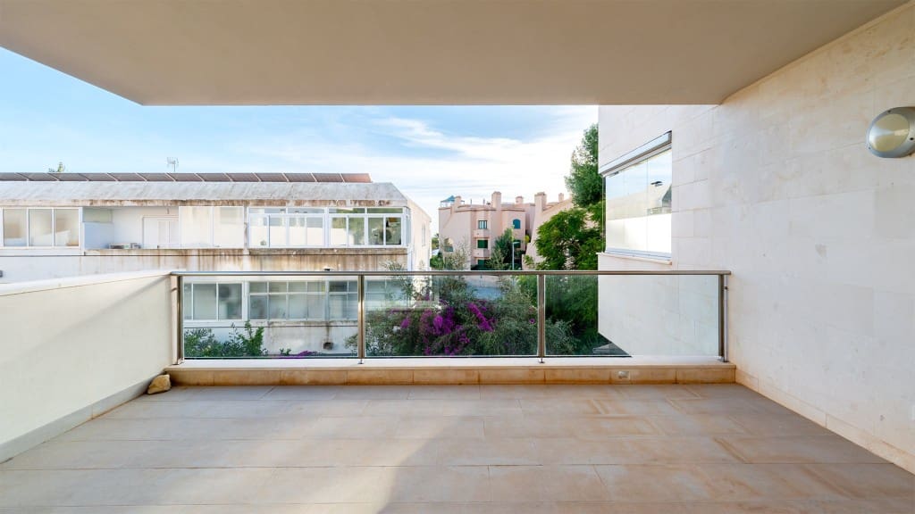 2 bedroom Apartment for rent in Es Camp De Mar / El Camp De Mar with pool - € 1,900 (Ref: 9358865)