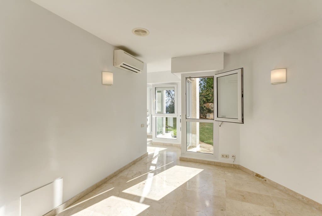 4 sovrum Lägenhet att hyra i Cas Catala - 5 500 € (Ref: 9361951)