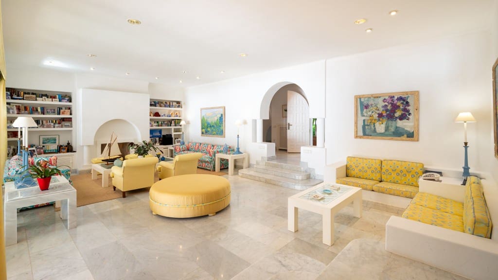 8 slaapkamer Villa te koop in Porto Petro met zwembad - € 7.500.000 (Ref: 9374966)
