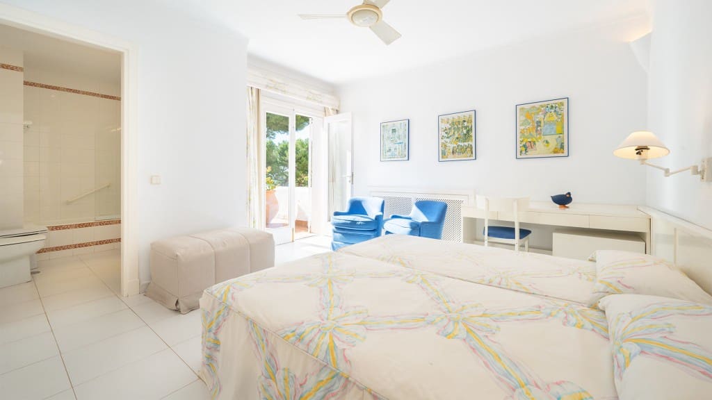 8 slaapkamer Villa te koop in Porto Petro met zwembad - € 7.500.000 (Ref: 9374966)