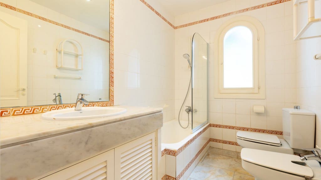 8 slaapkamer Villa te koop in Porto Petro met zwembad - € 7.500.000 (Ref: 9374966)