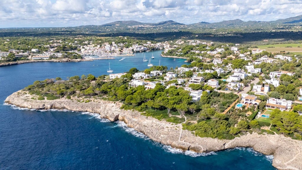 8 slaapkamer Villa te koop in Porto Petro met zwembad - € 7.500.000 (Ref: 9374966)