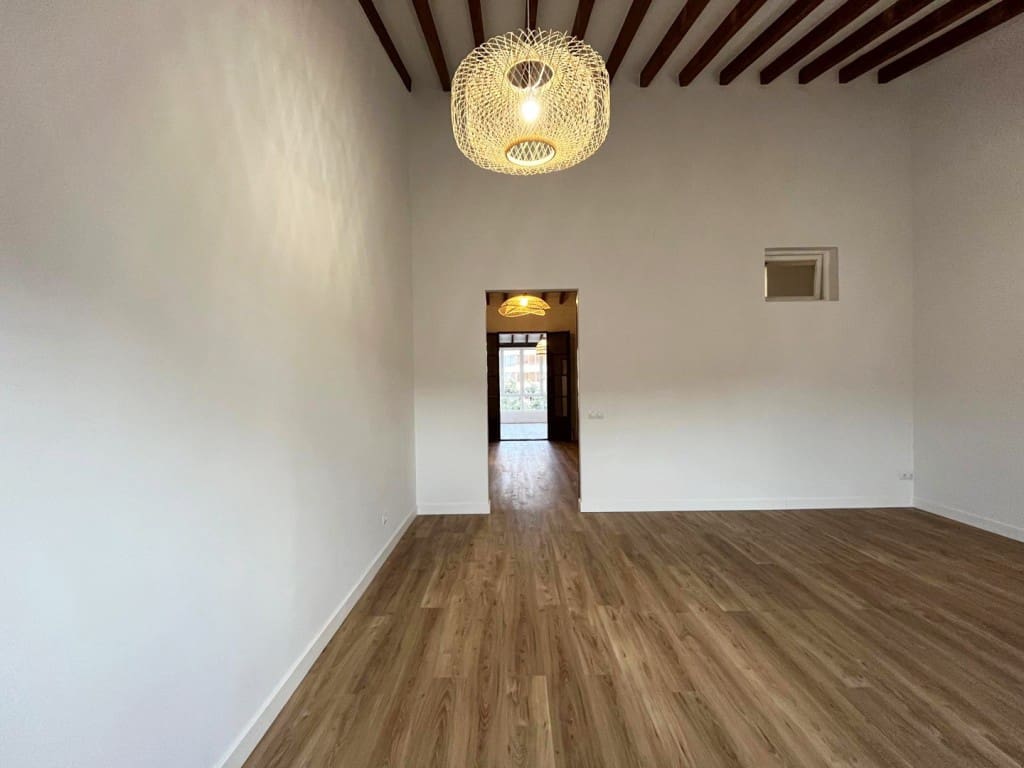 2 soverom Leilighet til leie i Palma de Mallorca - € 2 000 (Ref: 9387397)