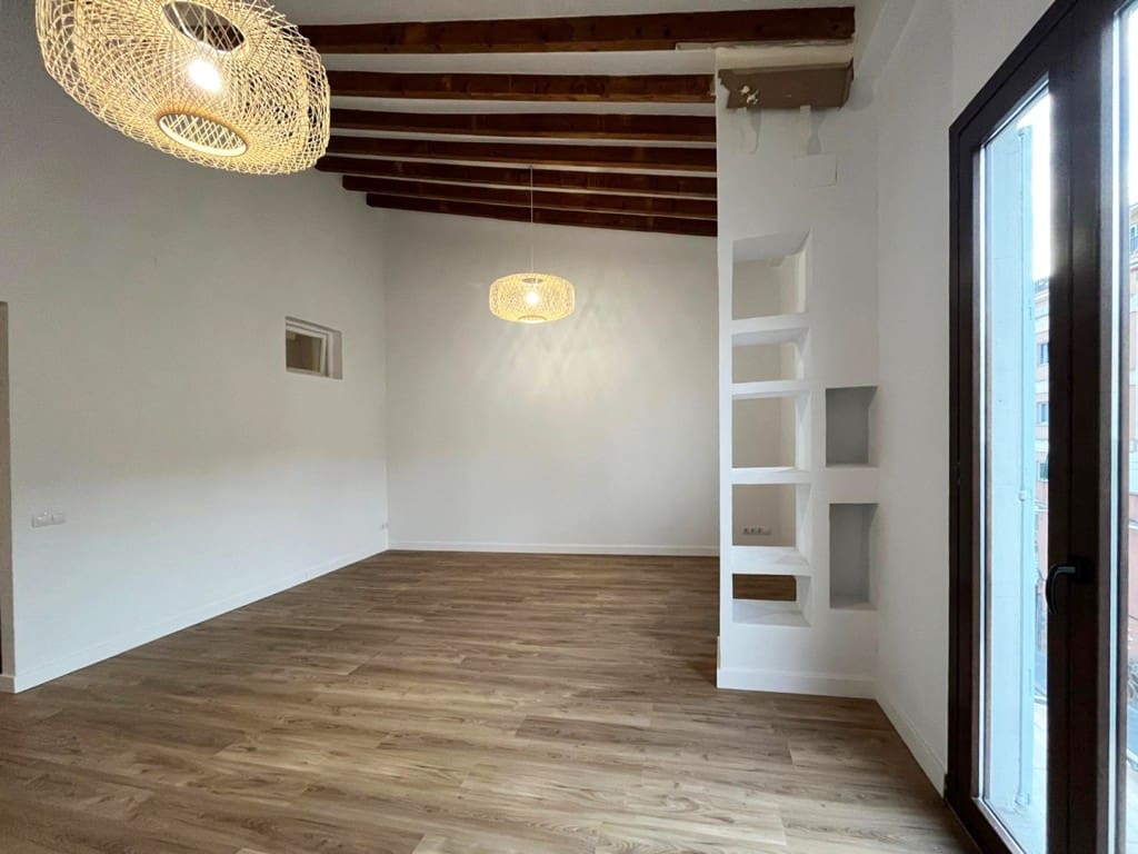 2 soverom Leilighet til leie i Palma de Mallorca - € 2 000 (Ref: 9387397)