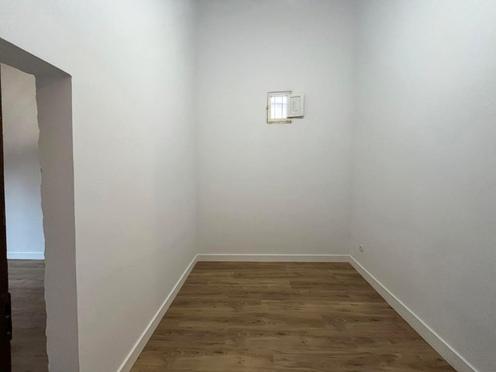 2 soverom Leilighet til leie i Palma de Mallorca - € 2 000 (Ref: 9387397)