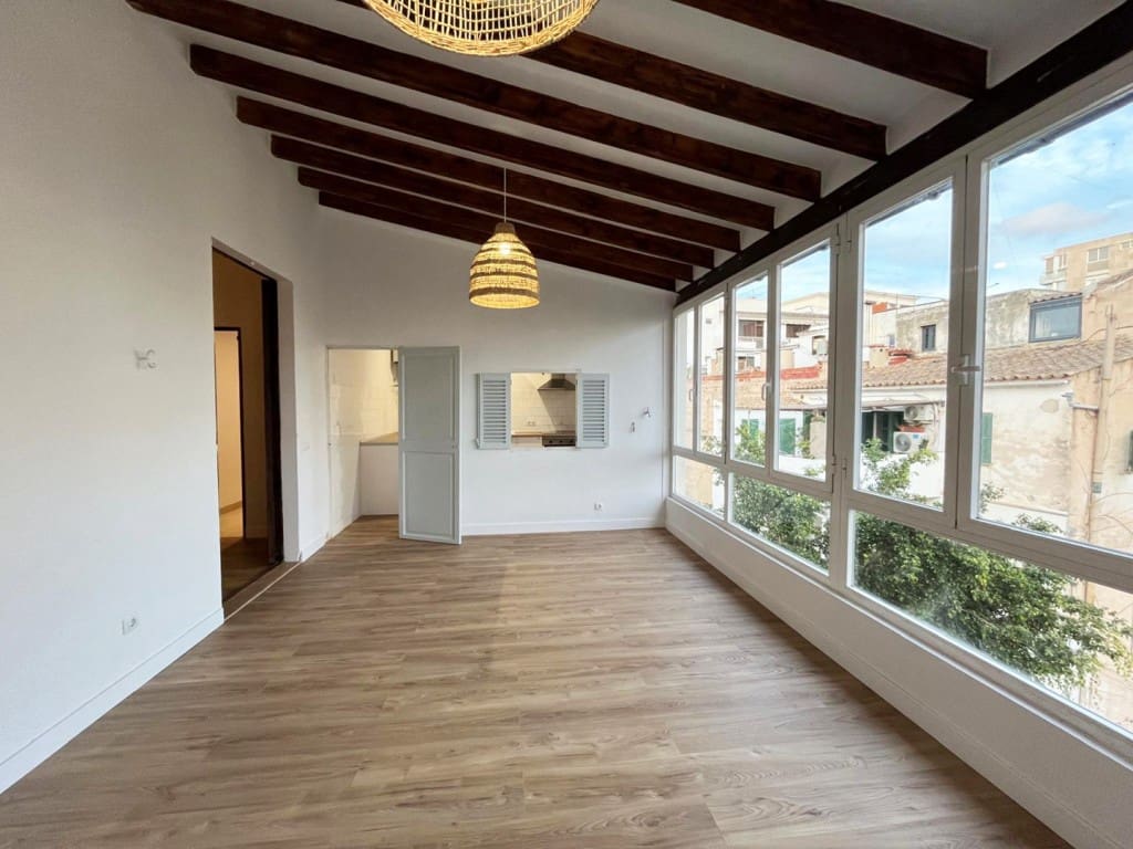 2 soverom Leilighet til leie i Palma de Mallorca - € 2 000 (Ref: 9387397)
