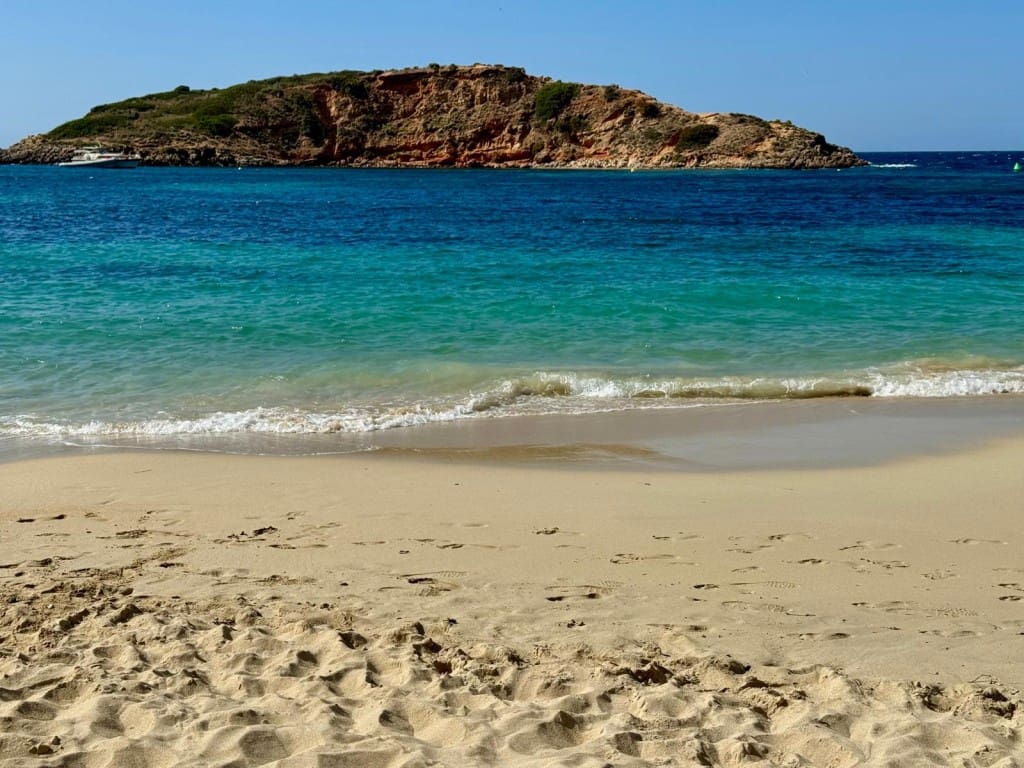 2 bedroom Apartment for rent in Puerto Portals with pool - € 3,700 (Ref: 9395726)