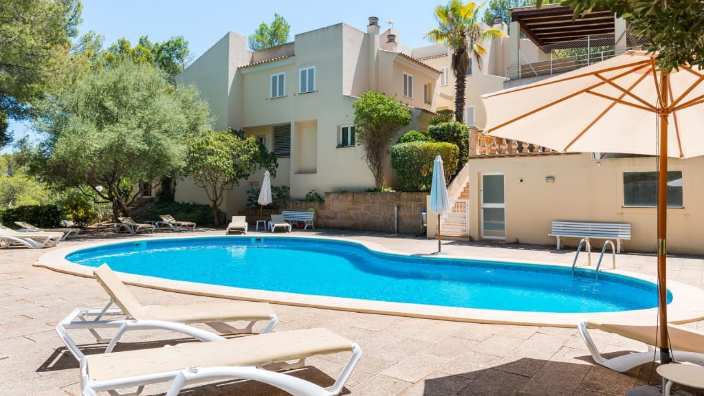 3 sovrum Lägenhet att hyra i Bendinat med pool - 3 900 € (Ref: 9410592)