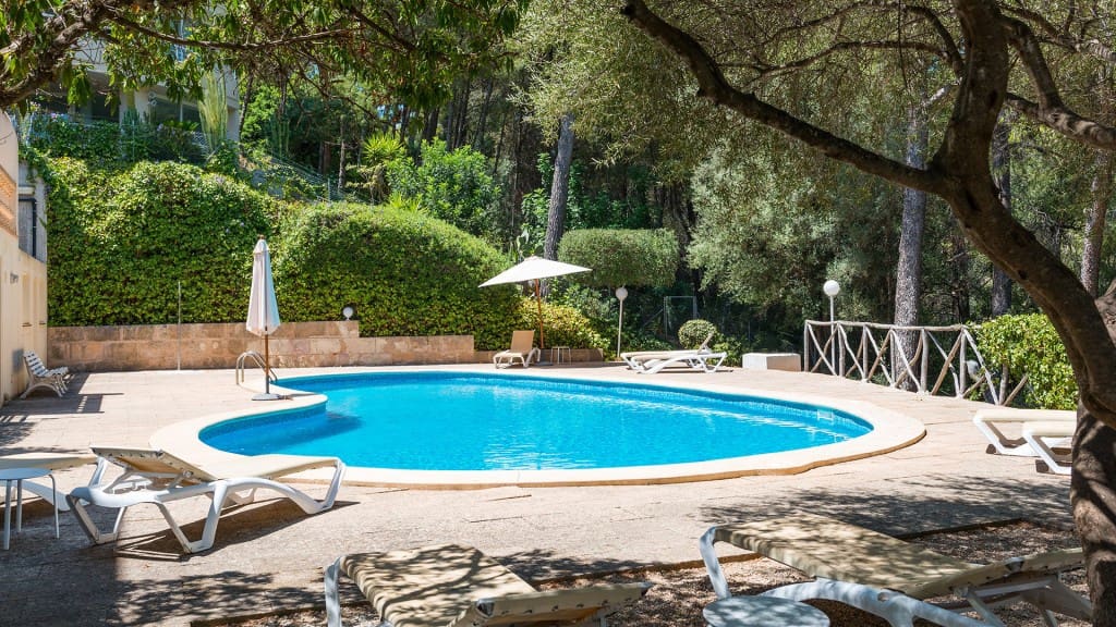 3 sovrum Lägenhet att hyra i Bendinat med pool - 3 900 € (Ref: 9410592)