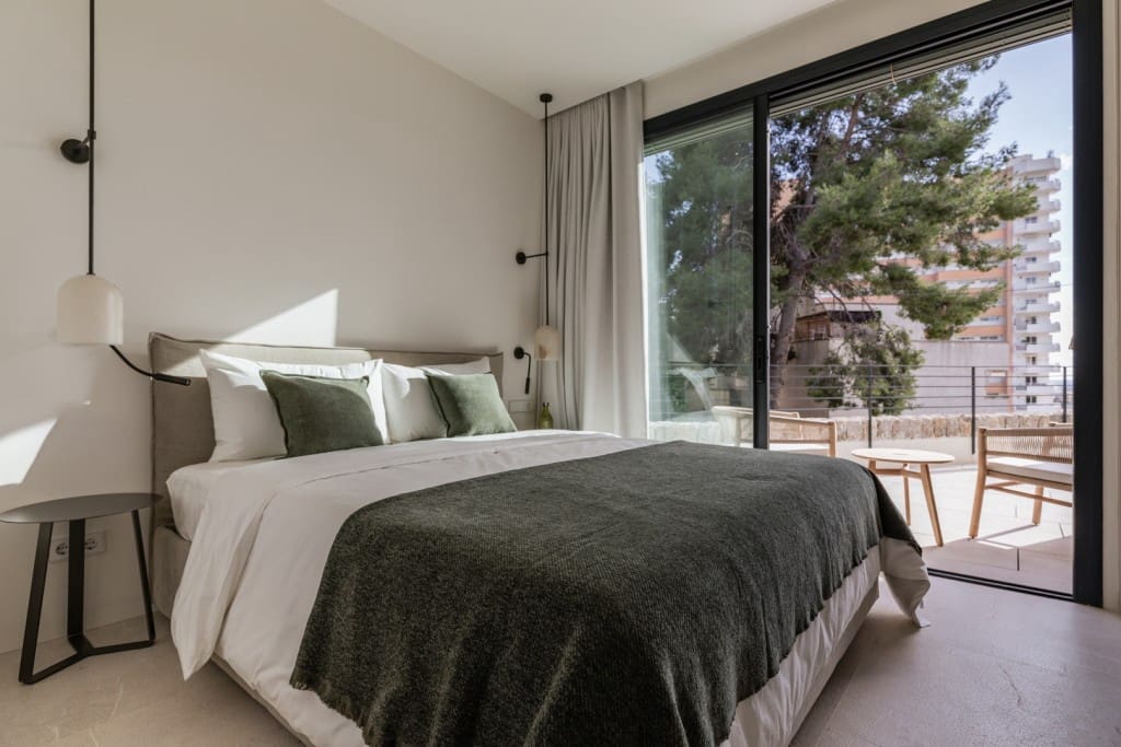 2 slaapkamer Appartement te koop in Cala Mayor met zwembad - € 1.500.000 (Ref: 9445776)