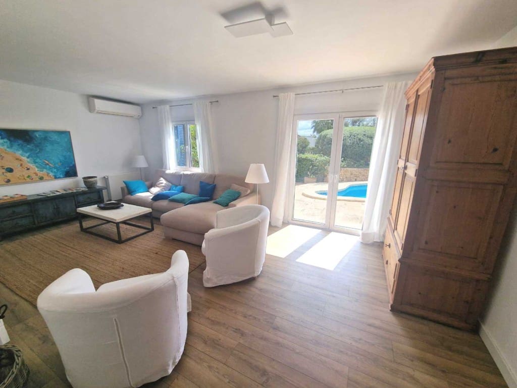 Chalet de 4 habitaciones en Cala Pi en venta con piscina - 1.350.000 € (Ref: 9468128)