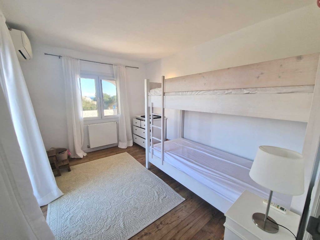 Chalet de 4 habitaciones en Cala Pi en venta con piscina - 1.350.000 € (Ref: 9468128)