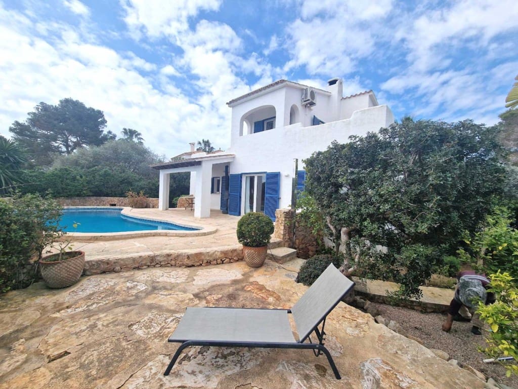Chalet de 4 habitaciones en Cala Pi en venta con piscina - 1.350.000 € (Ref: 9468128)