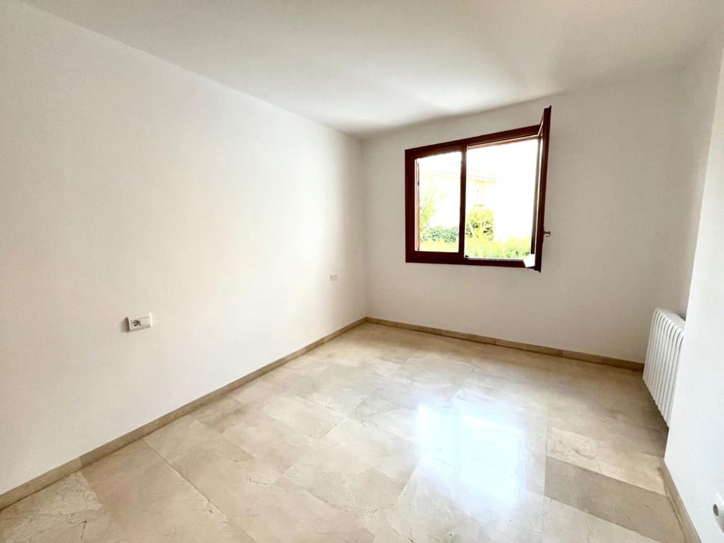 4 slaapkamer Penthouse te huur in Palma de Mallorca met zwembad - € 3.000 (Ref: 9604581)