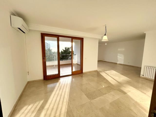 4 slaapkamer Penthouse te huur in La Bonanova, Palma de Mallorca met zwembad - € 3.000 (Ref: 9604581)