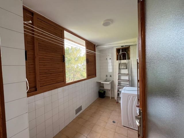 4 slaapkamer Penthouse te huur in La Bonanova, Palma de Mallorca met zwembad - € 3.000 (Ref: 9604581)