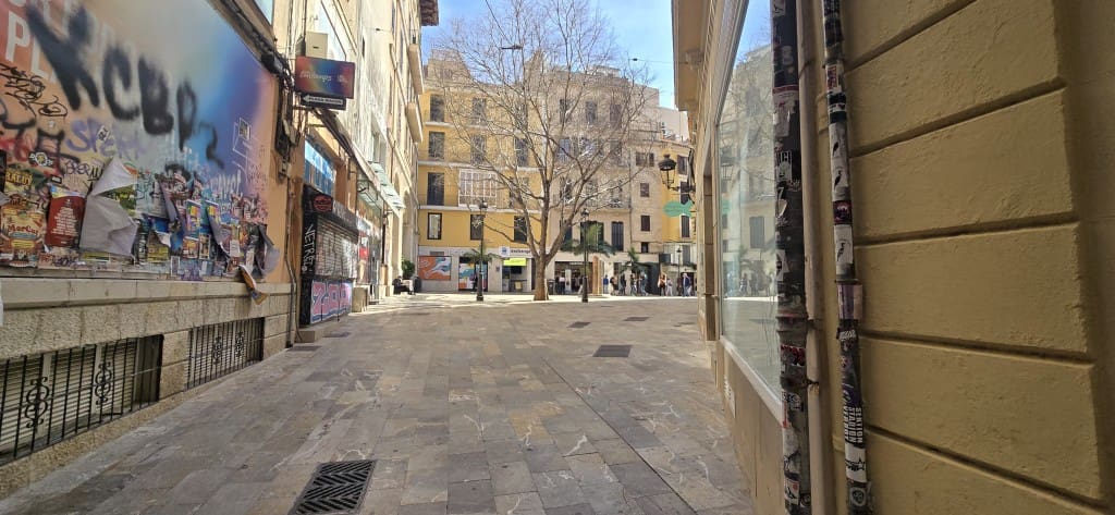 Kommersiell til salgs i Palma de Mallorca - € 148 000 (Ref: 9629635)