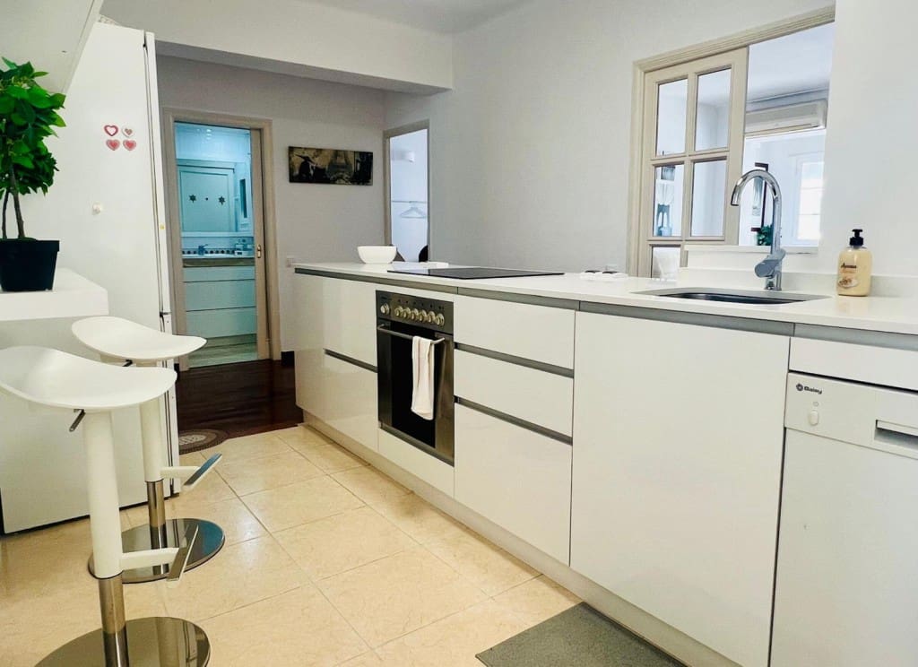 2 bedroom Apartment for rent in Palma de Mallorca - € 2,500 (Ref: 9686009)