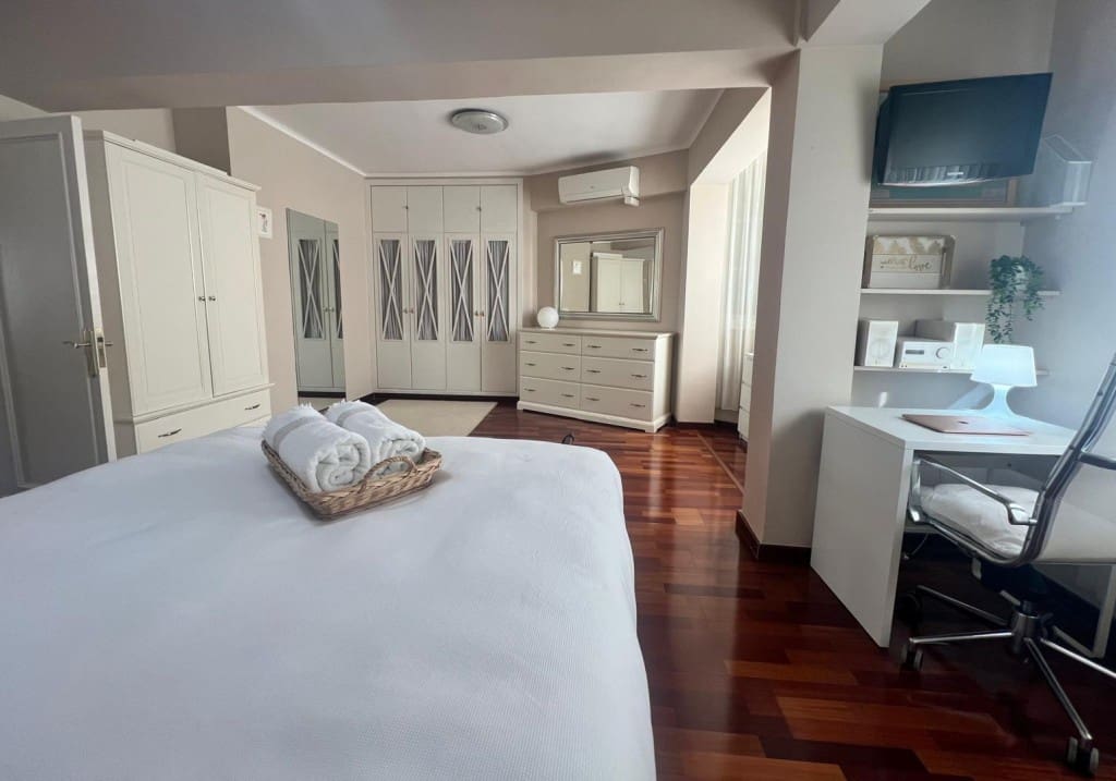 2 bedroom Apartment for rent in Palma de Mallorca - € 2,500 (Ref: 9686009)