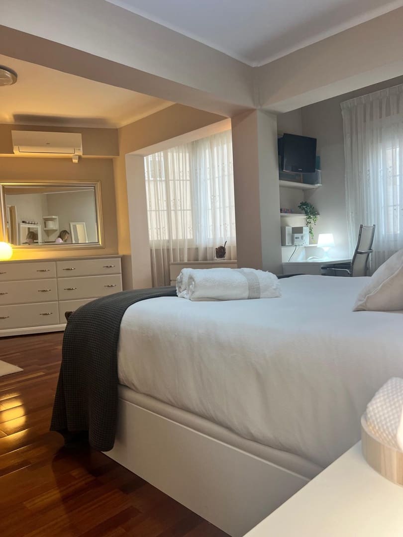 2 bedroom Apartment for rent in Palma de Mallorca - € 2,500 (Ref: 9686009)