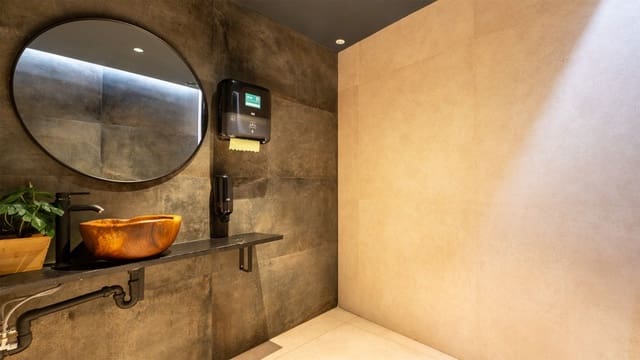 Comercial para venda em Palmanova, Calvià - 145 000 € (Ref: 9686010)