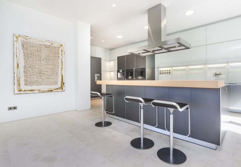 9 sypialnia Willa na sprzedaż w Es Camp De Mar / El Camp De Mar z basenem garażem - 15 000 000 € (Ref: 9690032)