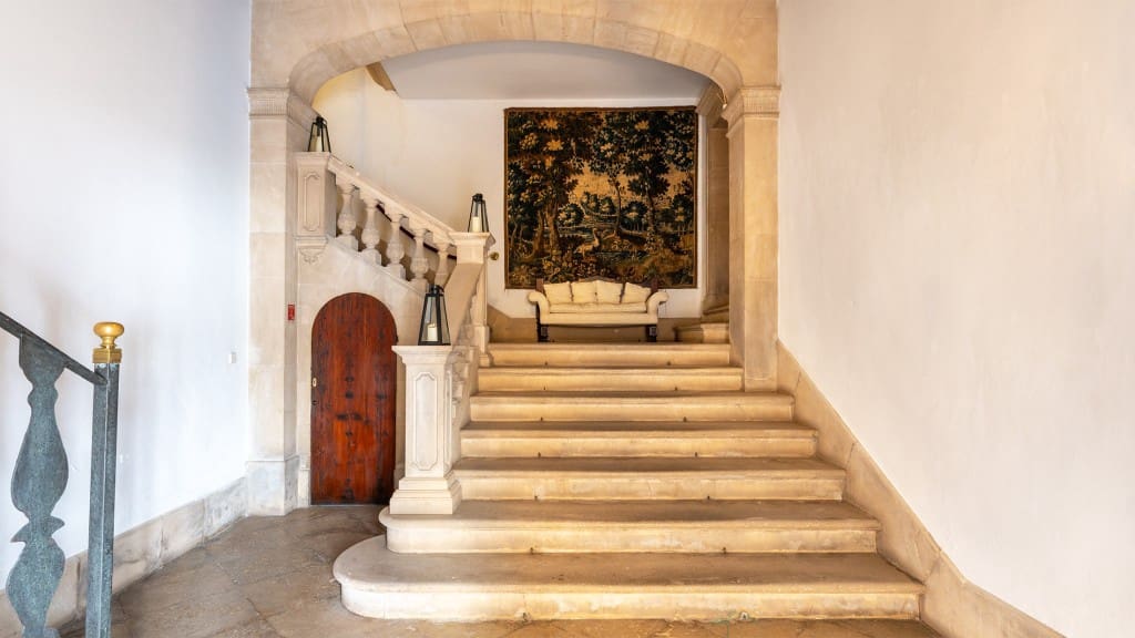 8 bedroom Hotel for sale in Palma de Mallorca - € 8,500,000 (Ref: 9714509)