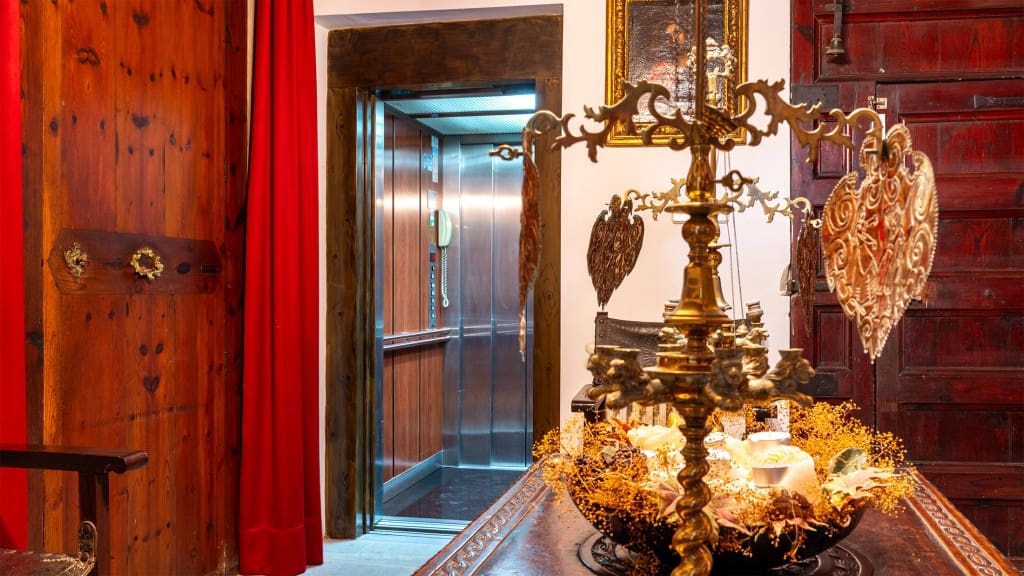 8 bedroom Hotel for sale in Palma de Mallorca - € 8,500,000 (Ref: 9714509)