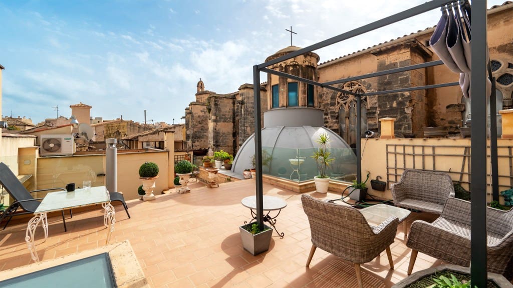 8 bedroom Hotel for sale in Palma de Mallorca - € 8,500,000 (Ref: 9714509)