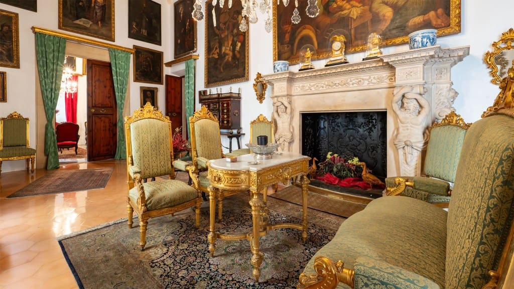 8 bedroom Hotel for sale in Palma de Mallorca - € 8,500,000 (Ref: 9714509)