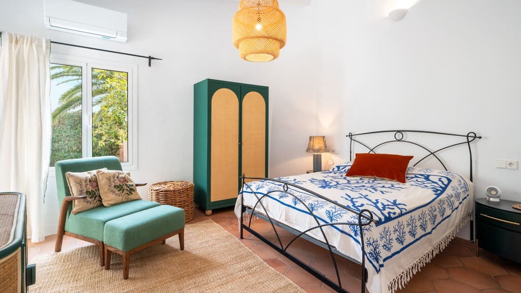 6 bedroom Villa for rent in Santa Maria del Cami with pool - € 30,400 (Ref: 9719489)