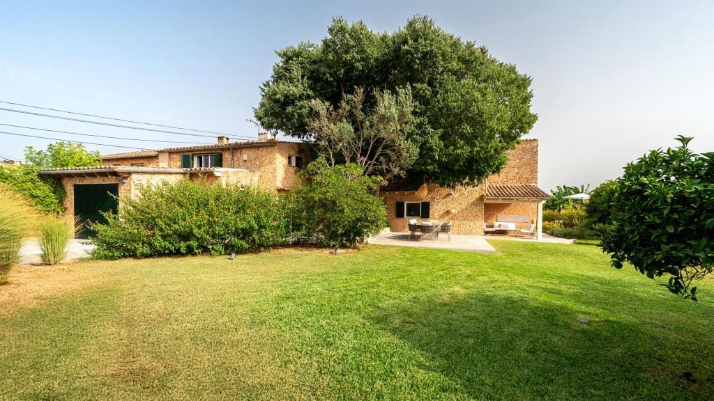 6 bedroom Villa for rent in Santa Maria del Cami with pool - € 30,400 (Ref: 9719489)